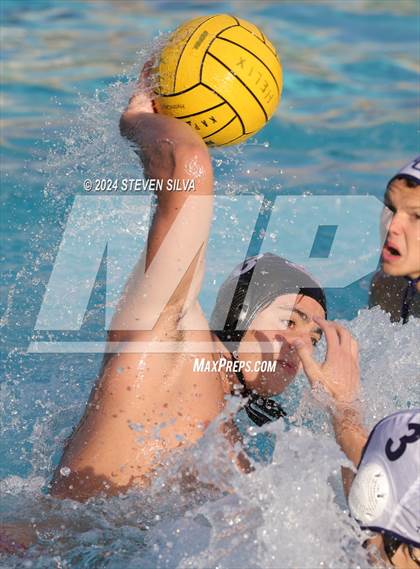 Thumbnail 3 in Lincoln vs. University City (San Diego Open) photogallery.