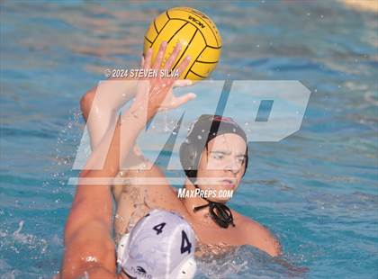 Thumbnail 2 in Lincoln vs. University City (San Diego Open) photogallery.