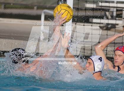 Thumbnail 3 in Lincoln vs. University City (San Diego Open) photogallery.