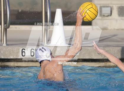 Thumbnail 1 in Lincoln vs. University City (San Diego Open) photogallery.