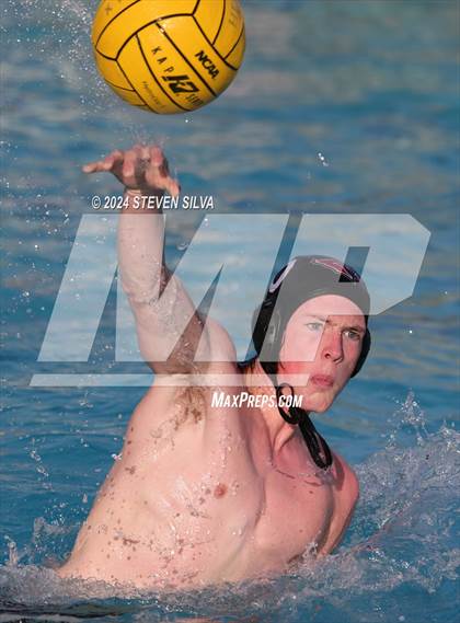 Thumbnail 1 in Lincoln vs. University City (San Diego Open) photogallery.