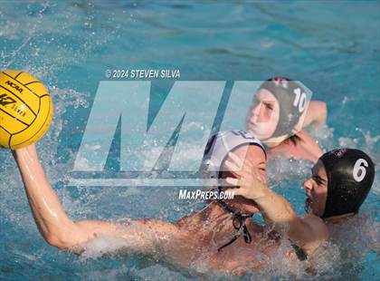 Thumbnail 2 in Lincoln vs. University City (San Diego Open) photogallery.