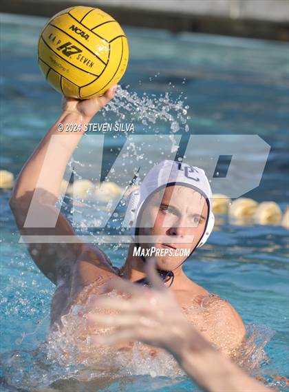 Thumbnail 1 in Lincoln vs. University City (San Diego Open) photogallery.