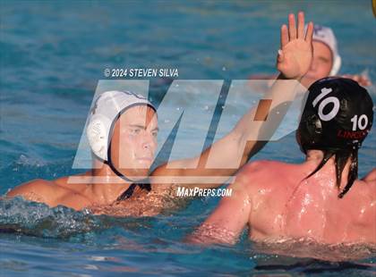 Thumbnail 1 in Lincoln vs. University City (San Diego Open) photogallery.