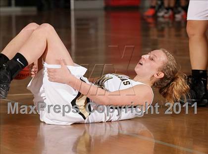Thumbnail 3 in Beverly Hills vs. Calabasas (West Coast Holiday Classic) photogallery.