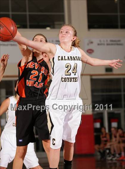 Thumbnail 3 in Beverly Hills vs. Calabasas (West Coast Holiday Classic) photogallery.