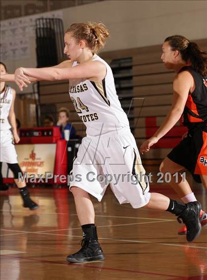 Thumbnail 3 in Beverly Hills vs. Calabasas (West Coast Holiday Classic) photogallery.