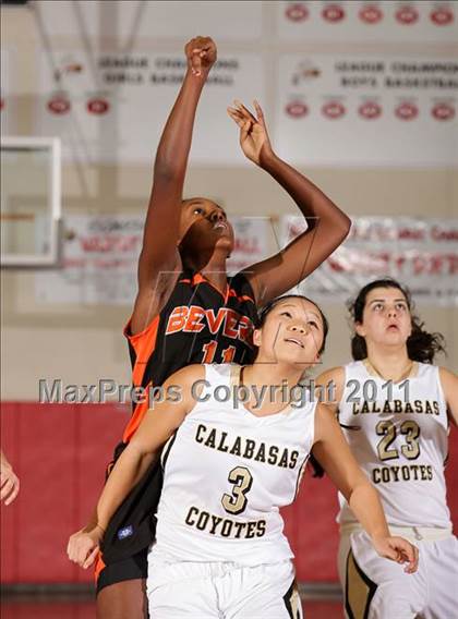 Thumbnail 2 in Beverly Hills vs. Calabasas (West Coast Holiday Classic) photogallery.