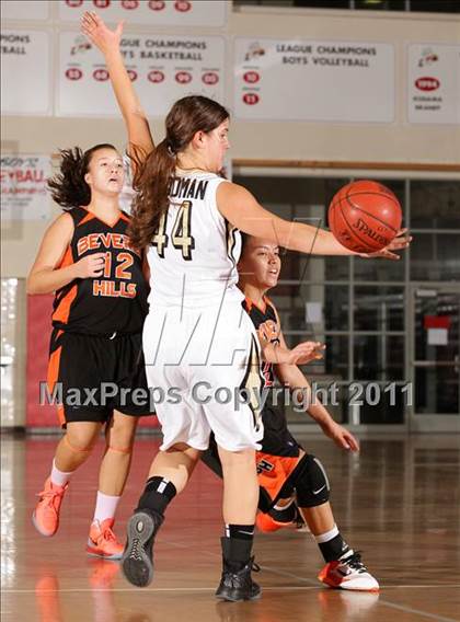 Thumbnail 2 in Beverly Hills vs. Calabasas (West Coast Holiday Classic) photogallery.