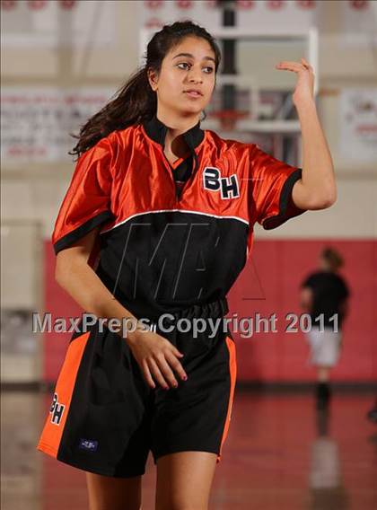 Thumbnail 2 in Beverly Hills vs. Calabasas (West Coast Holiday Classic) photogallery.