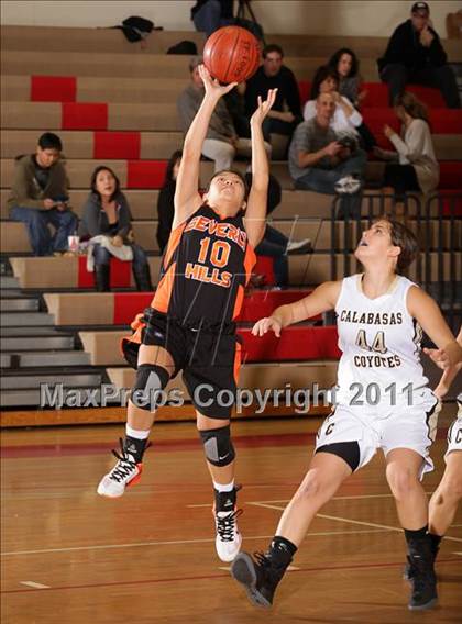 Thumbnail 3 in Beverly Hills vs. Calabasas (West Coast Holiday Classic) photogallery.
