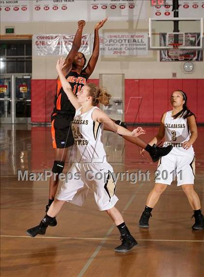 Thumbnail 2 in Beverly Hills vs. Calabasas (West Coast Holiday Classic) photogallery.