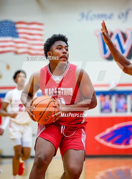 Thumbnail 3 in Oak Ridge vs MacArthur photogallery.