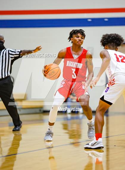 Thumbnail 2 in Oak Ridge vs MacArthur photogallery.