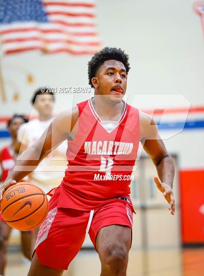 Thumbnail 1 in Oak Ridge vs MacArthur photogallery.