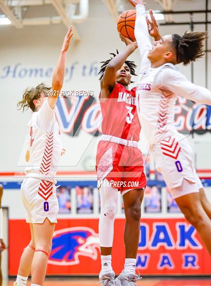 Thumbnail 3 in Oak Ridge vs MacArthur photogallery.
