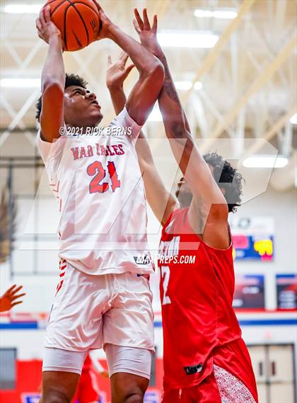 Thumbnail 1 in Oak Ridge vs MacArthur photogallery.