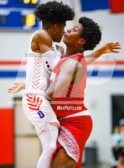 Thumbnail 2 in Oak Ridge vs MacArthur photogallery.