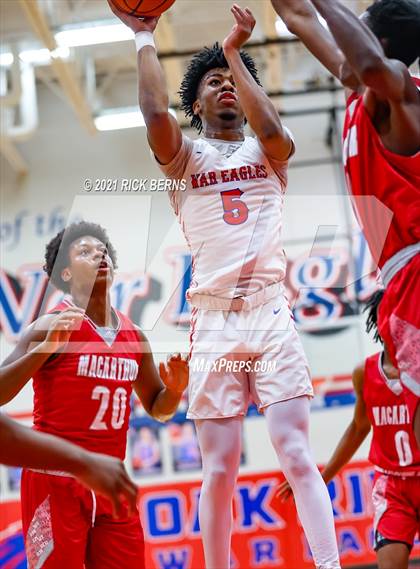 Thumbnail 3 in Oak Ridge vs MacArthur photogallery.