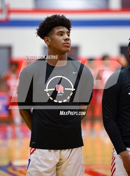 Thumbnail 1 in Oak Ridge vs MacArthur photogallery.