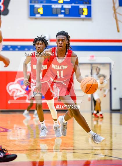 Thumbnail 1 in Oak Ridge vs MacArthur photogallery.