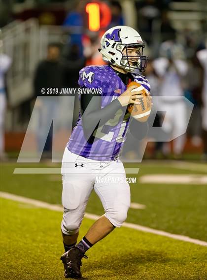 Thumbnail 3 in Kankakee @ Mascoutah (IHSA 5A Second Round Playoff) photogallery.