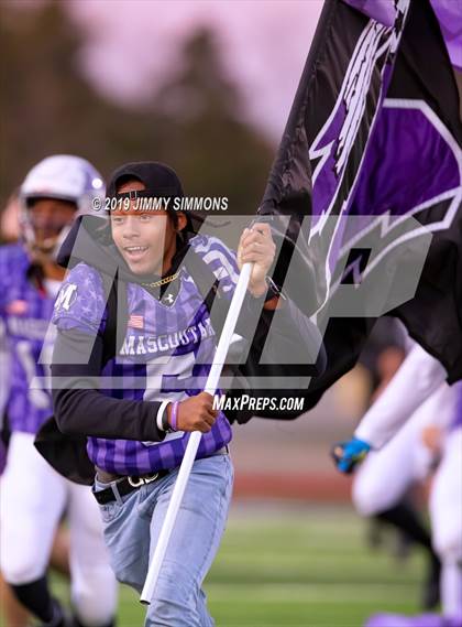 Thumbnail 2 in Kankakee @ Mascoutah (IHSA 5A Second Round Playoff) photogallery.