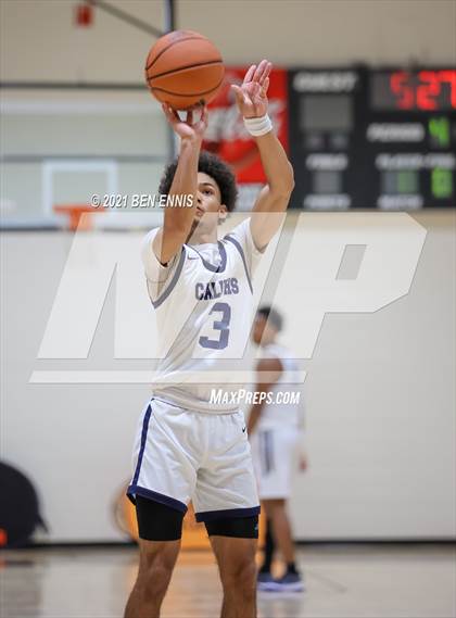 Thumbnail 1 in Huntsville vs W D Mohammed (Holiday Hoopsgiving Tournament) photogallery.