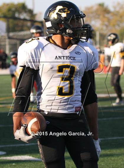 Thumbnail 2 in Antioch vs. Pittsburg (Big Little Game) photogallery.