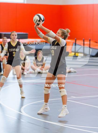 Thumbnail 3 in Rochester vs. Tippecanoe Valley (Warsaw Invite) photogallery.