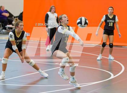 Thumbnail 3 in Rochester vs. Tippecanoe Valley (Warsaw Invite) photogallery.