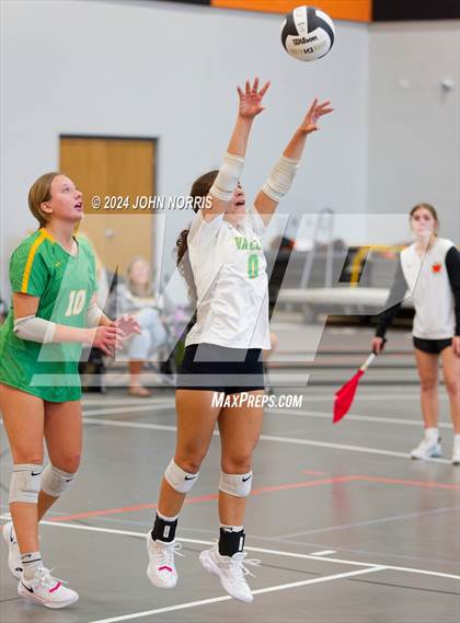 Thumbnail 2 in Rochester vs. Tippecanoe Valley (Warsaw Invite) photogallery.