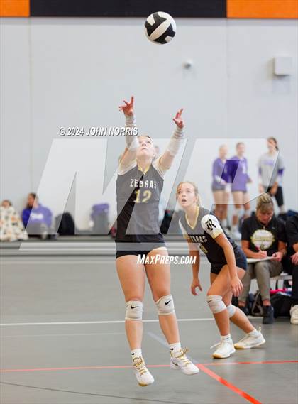 Thumbnail 3 in Rochester vs. Tippecanoe Valley (Warsaw Invite) photogallery.