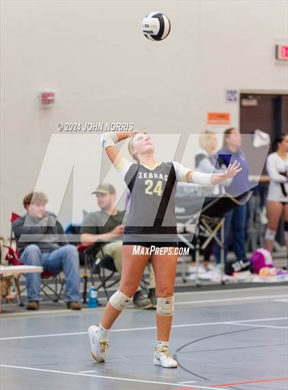 Thumbnail 2 in Rochester vs. Tippecanoe Valley (Warsaw Invite) photogallery.
