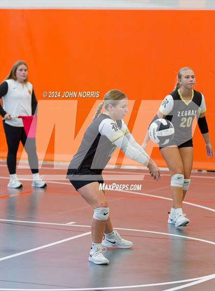 Thumbnail 2 in Rochester vs. Tippecanoe Valley (Warsaw Invite) photogallery.