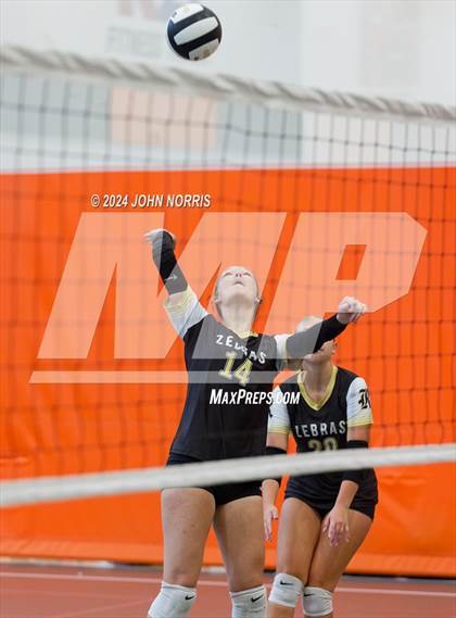 Thumbnail 3 in Rochester vs. Tippecanoe Valley (Warsaw Invite) photogallery.