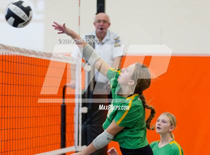 Thumbnail 3 in Rochester vs. Tippecanoe Valley (Warsaw Invite) photogallery.