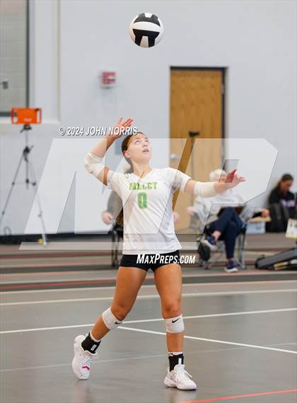 Thumbnail 2 in Rochester vs. Tippecanoe Valley (Warsaw Invite) photogallery.