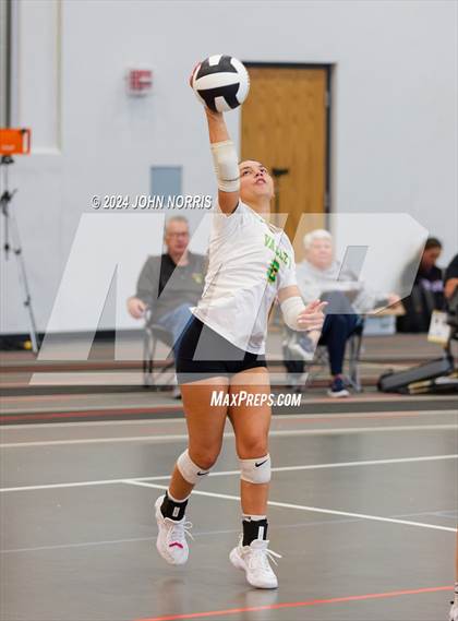 Thumbnail 3 in Rochester vs. Tippecanoe Valley (Warsaw Invite) photogallery.
