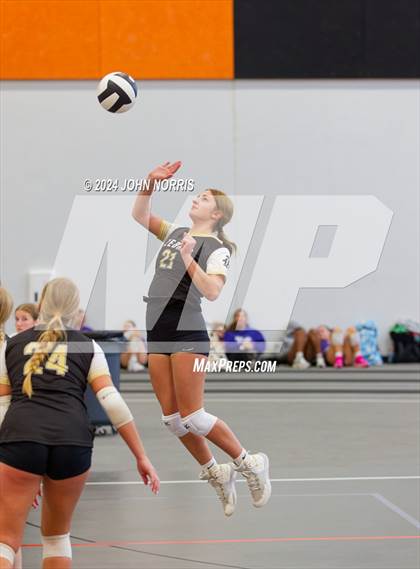 Thumbnail 1 in Rochester vs. Tippecanoe Valley (Warsaw Invite) photogallery.