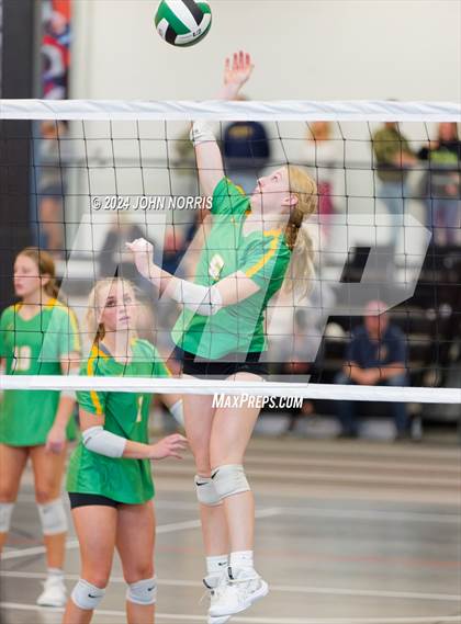Thumbnail 3 in Rochester vs. Tippecanoe Valley (Warsaw Invite) photogallery.