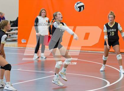 Thumbnail 2 in Rochester vs. Tippecanoe Valley (Warsaw Invite) photogallery.