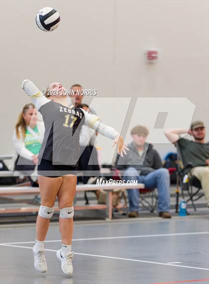 Thumbnail 2 in Rochester vs. Tippecanoe Valley (Warsaw Invite) photogallery.
