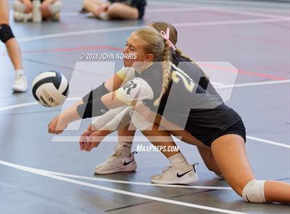Thumbnail 3 in Rochester vs. Tippecanoe Valley (Warsaw Invite) photogallery.