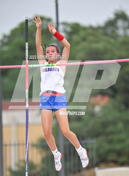 Thumbnail 1 in UIL 5A Track & Field Finals photogallery.