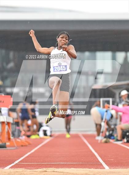 Thumbnail 2 in UIL 5A Track & Field Finals photogallery.