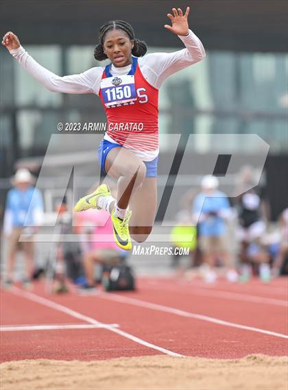 Thumbnail 1 in UIL 5A Track & Field Finals photogallery.