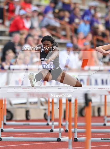Thumbnail 3 in UIL 5A Track & Field Finals photogallery.