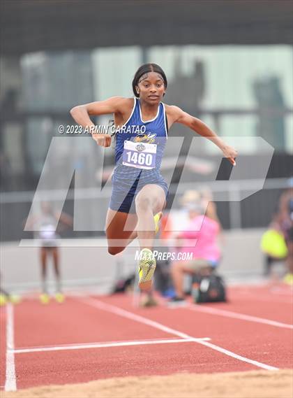 Thumbnail 2 in UIL 5A Track & Field Finals photogallery.