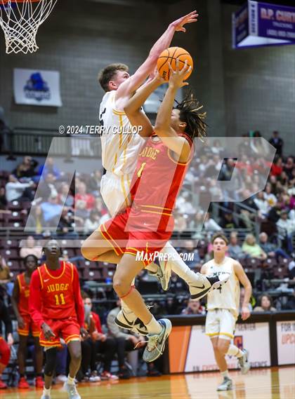 Thumbnail 3 in Judge Memorial Catholic vs. Emery (UHSAA 3A Quartertfinal) photogallery.